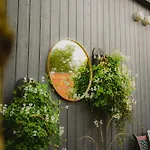 Guest house 